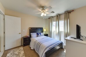 House (4 Bedrooms) | Interior - Casa Grande Home Near Golf, Dining & Shops! (Casa Grande)