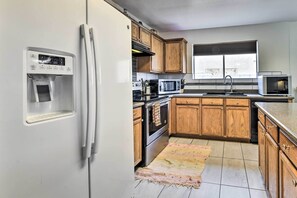 House (4 Bedrooms) | Interior - Casa Grande Home Near Golf, Dining & Shops! (Casa Grande)