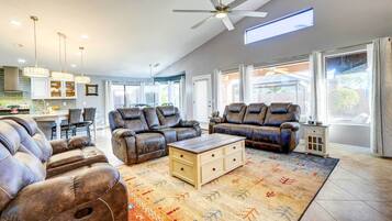 House (3 Bedrooms) | Interior