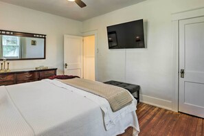 House (2 Bedrooms) | Interior - Dog-friendly Bungalow: 1 Block to Avondale Dining! (Birmingham)