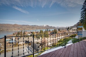 Terrace/patio - Colorful Lake Chelan Home w/ Saltwater Pool! (Chelan)