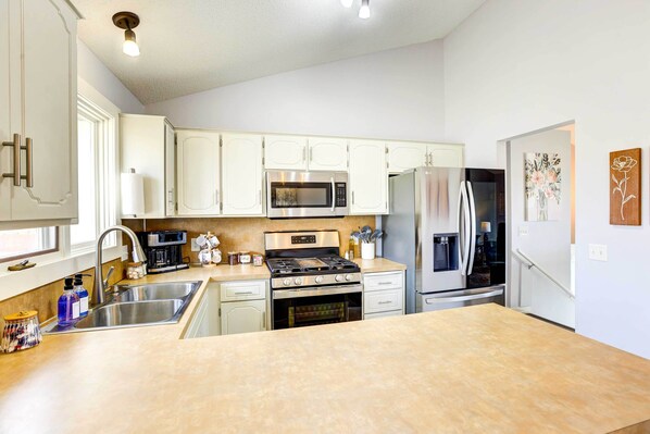 House (3 Bedrooms) | Interior