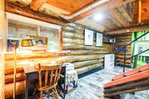 House (1 Bedroom) | Interior