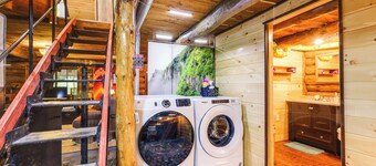 Cozy Elizabethtown Cabin w/ Fire Pit!