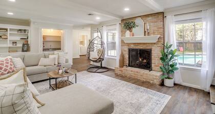 Roomy Houston Rental w/ Home Office & Private Pool