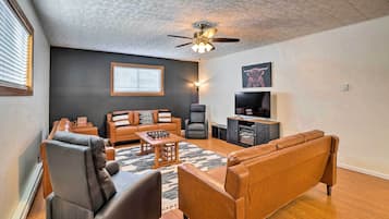 Apartment (2 Bedrooms) | Front of property