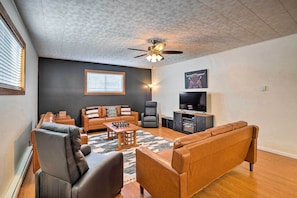 Apartment (2 Bedrooms) | Front of property