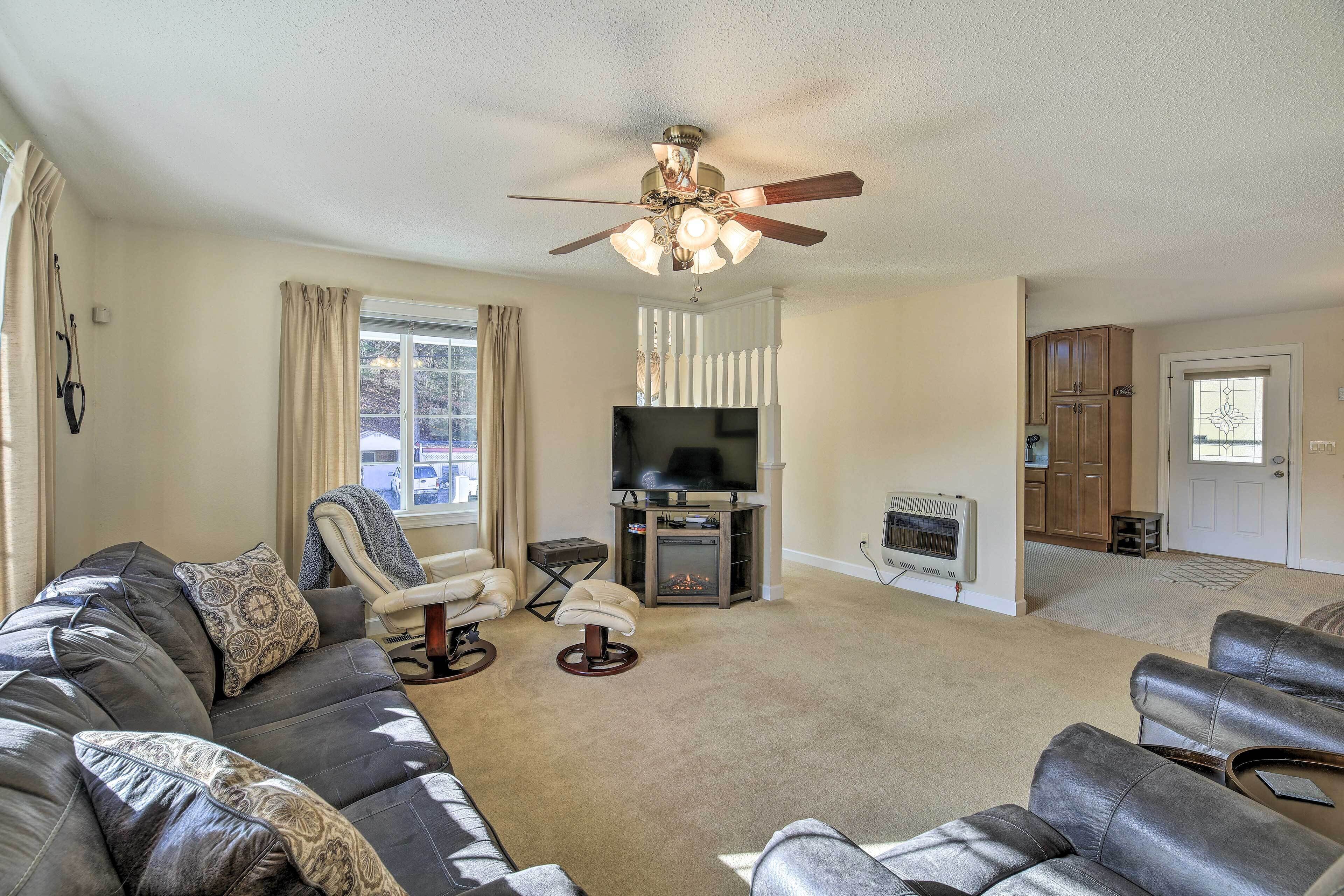 House (3 Bedrooms) | Interior