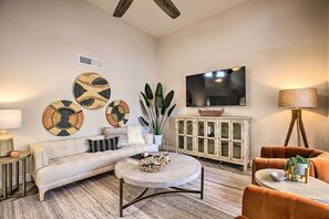 House (2 Bedrooms) | Interior - Golf Course View, Community Perks: Surprise Home (Surprise)