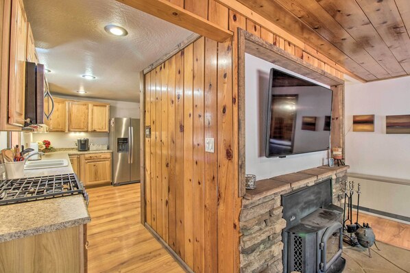 House (3 Bedrooms) | Interior - Deck & Grill: Pet-friendly Lakeside Cabin (Lakeside)