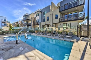 Apartment (3 Bedrooms) | Interior - Stunning Oceanside Townhome - Walk to Beach! (Oceanside)