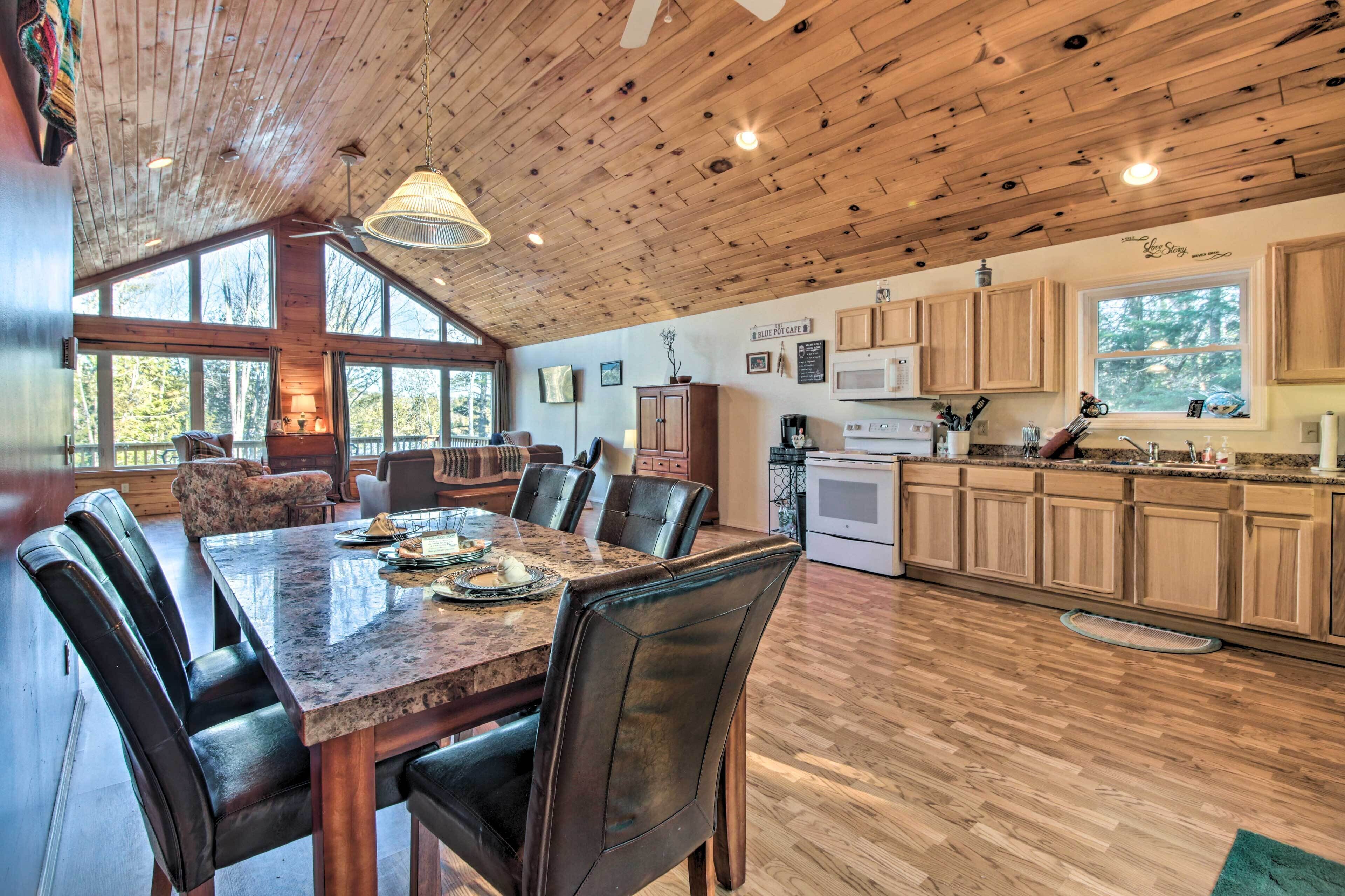 House (4 Bedrooms) | Interior