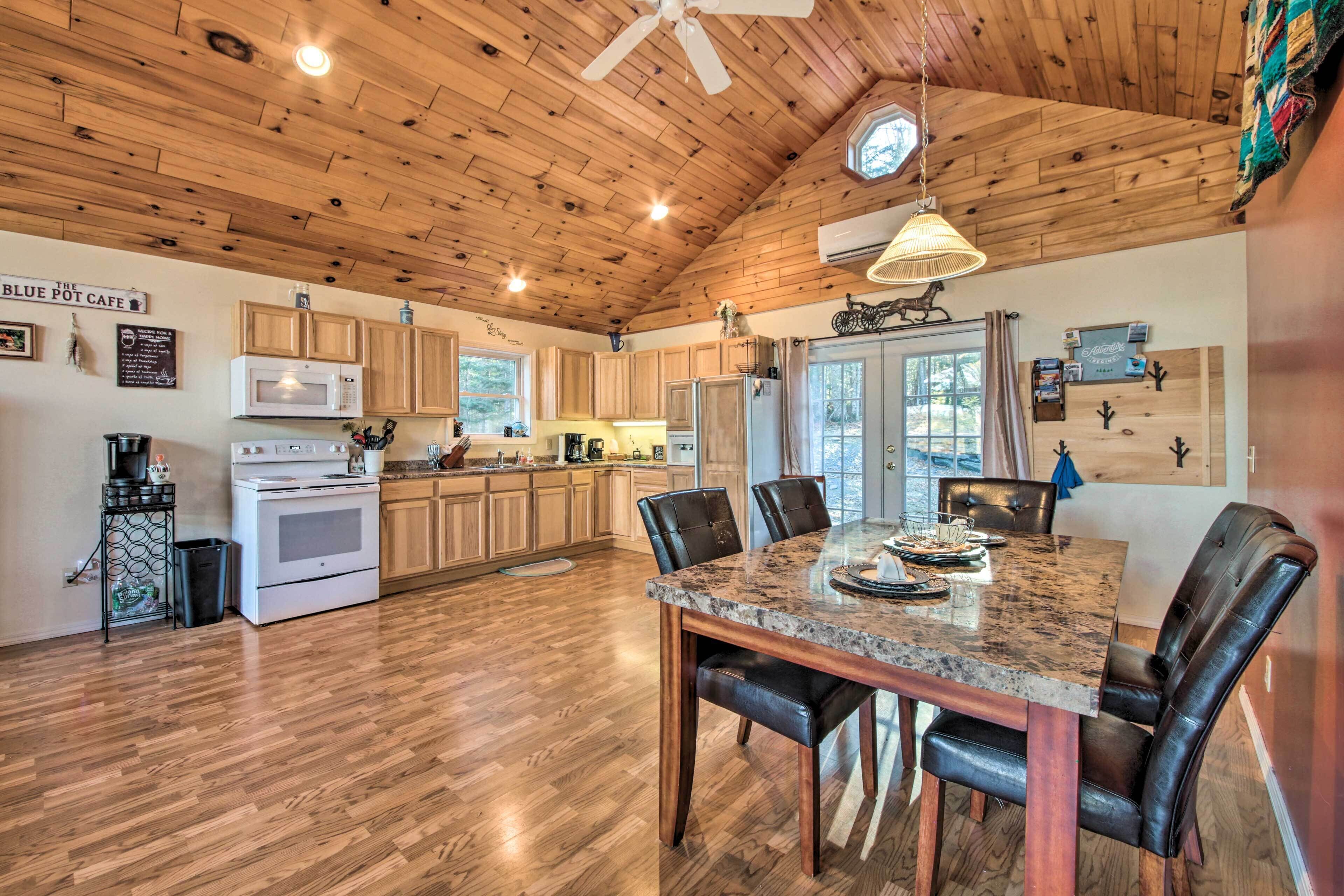 House (4 Bedrooms) | Interior