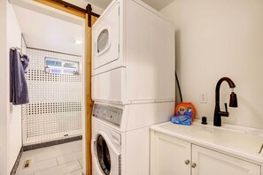 House (3 Bedrooms) | Interior - Pet-friendly Bend Rental, Walk to Galveston Ave! (Bend)