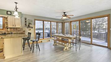 Rumah (5 Bedrooms) | Tempat makan