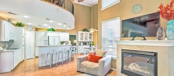 Beautiful Montgomery Home w/ Lakefront Deck!