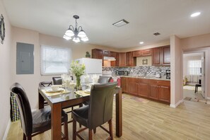 House (3 Bedrooms) | Interior - 10 Mi to Coquina Beach: Spacious Bradenton Duplex (Bradenton)