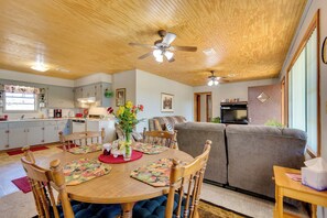 House (3 Bedrooms) | Interior - Charming Subiaco Getaway Near Arkansas River! (Subiaco)