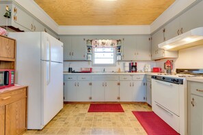 House (3 Bedrooms) | Interior - Charming Subiaco Getaway Near Arkansas River! (Subiaco)