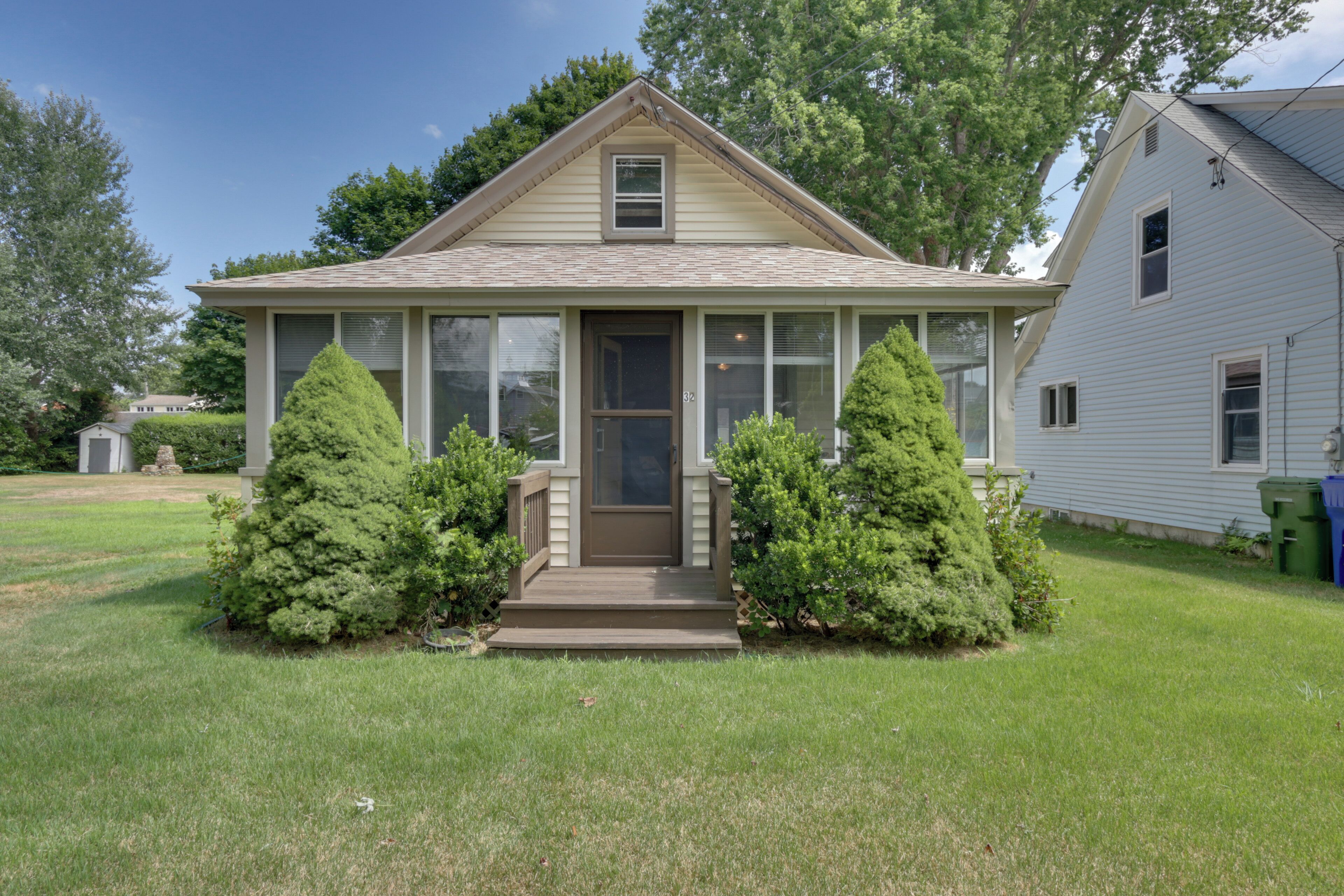 Cottage (3 Bedrooms) | Front of property