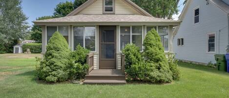 Cottage (3 Bedrooms) | Front of property