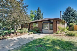 Unclassified image, 4 of 64, button - < 3 Mi to Pearl St: Home w/ Large Yard in Boulder (Boulder)