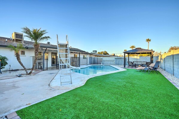 House (3 Bedrooms) | Interior - Mesa Home w/ Outdoor Pool - 2 Mi to Sloan Park! (Mesa)