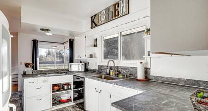 Secluded Albany Escape, Pet Friendly w/ Fee