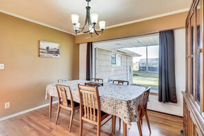 House (4 Bedrooms) | Interior - Secluded Albany Escape, Pet Friendly w/ Fee (Albany)