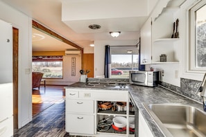 House (4 Bedrooms) | Interior - Secluded Albany Escape, Pet Friendly w/ Fee (Albany)