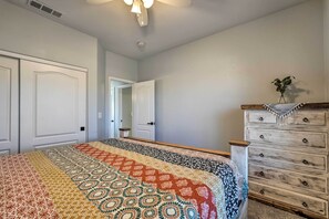 Interior - North Phoenix Desert Gem w/ Yard & Hot Tub! (Phoenix)