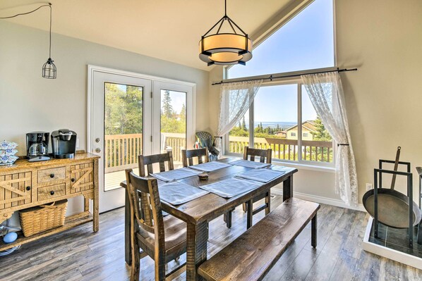 House (3 Bedrooms) | Interior - Mtn View Anchorage Escape ~ 15 Mi to Downtown (Anchorage)