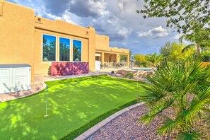 Property grounds - Luxe Apache Junction Escape w/ Pool & Hot Tub (Apache Junction)