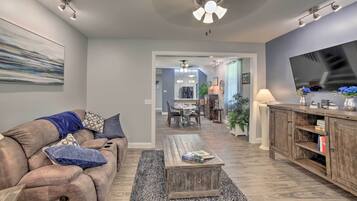 Apartment (3 Bedrooms) | Front of property