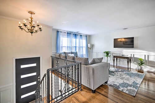 Bay Shore Vacation Rental w/ Shared Yard!