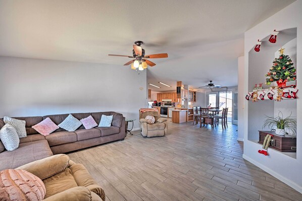 House (3 Bedrooms) | Interior