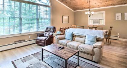 Readfield Retreat w/ Lake Maranacook Views!