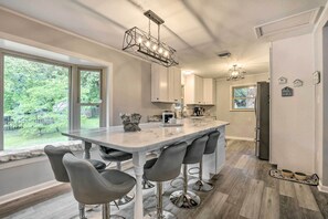 Mikroaaltouuni, uuni, liesi, astianpesukone