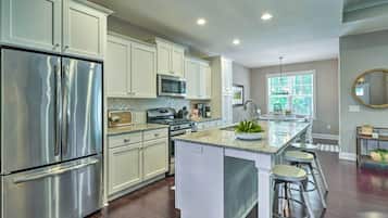 House (4 Bedrooms) | Interior