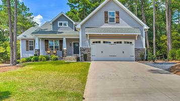 House (4 Bedrooms) | Front of property