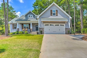 House (4 Bedrooms) | Front of property