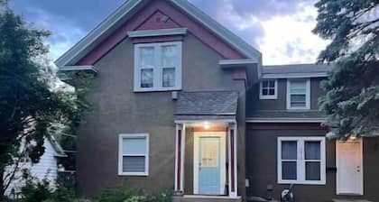 Anoka 2 bedroom apt. in Historical Victorian House