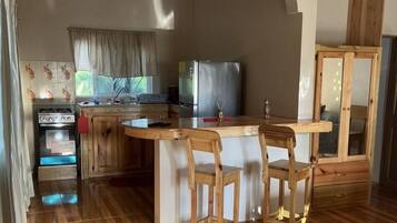 Studio | Private kitchen | Fridge, oven, coffee/tea maker, electric kettle