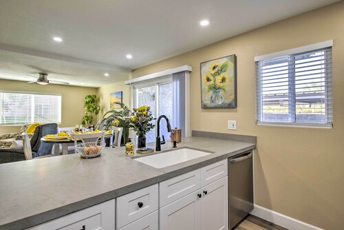 Arizona Condo w/ Community Pool & Hot Tub