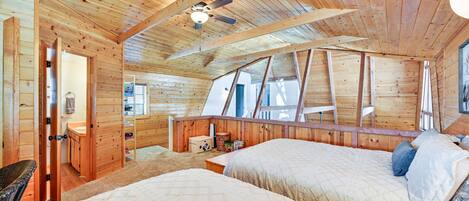 House (2 Bedrooms) | 2 bedrooms, laptop workspace, iron/ironing board, free cribs/infant beds