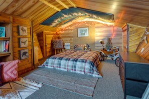 2 bedrooms, iron/ironing board, bed sheets