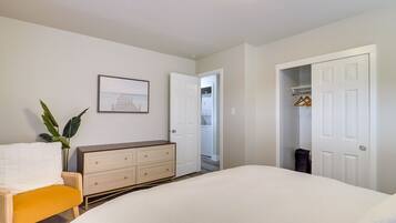 3 bedrooms, laptop workspace, iron/ironing board, free cots/infant beds