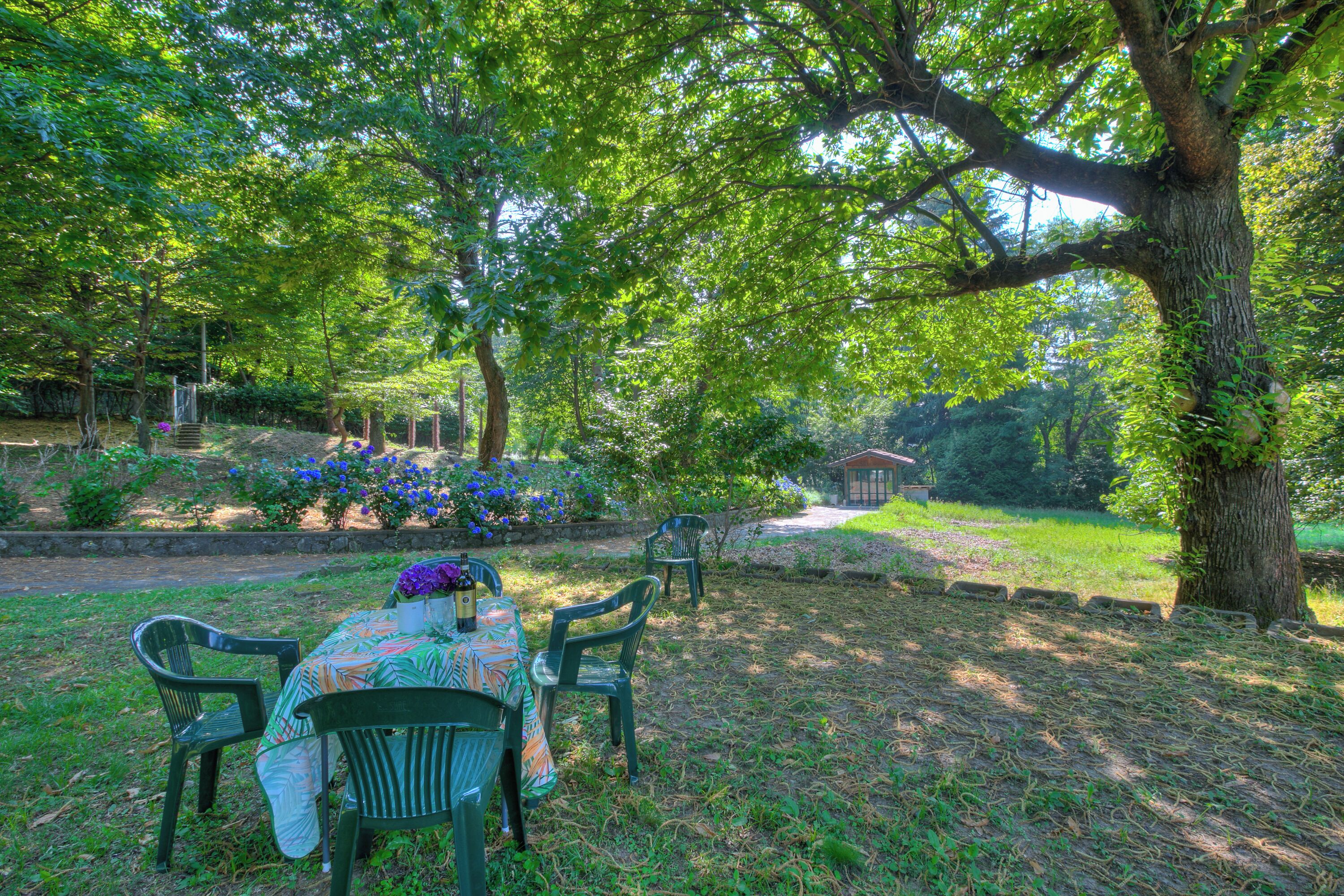 Family Villa, 3 Bedrooms, Fireplace, Mountainside (Villa Il Castagno Few Min From Beach) | Outdoor dining