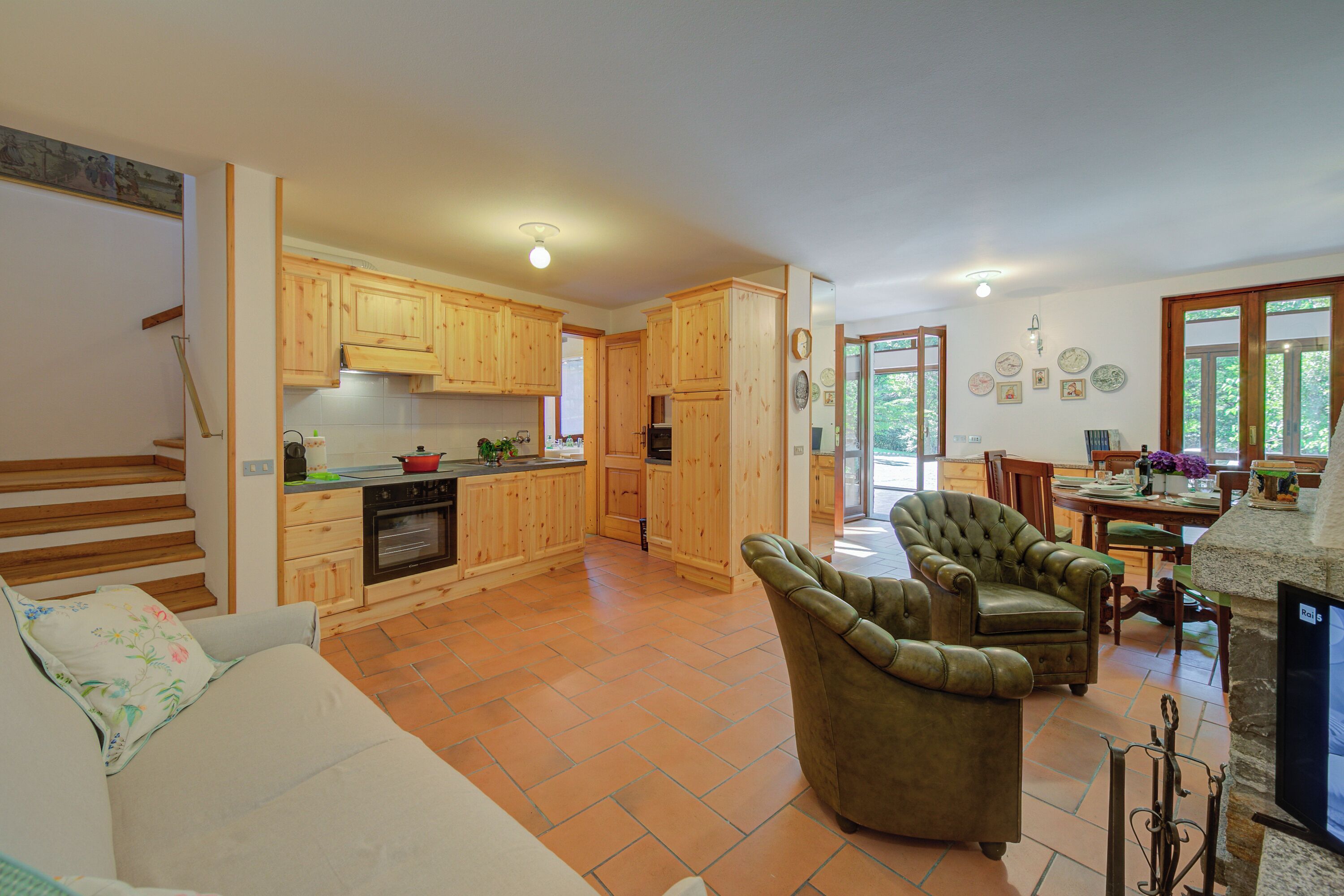 Familienvilla, Mehrere Schlafzimmer, Bergseite (Villa Il Castagno Few Min From Beach) | Wohnbereich