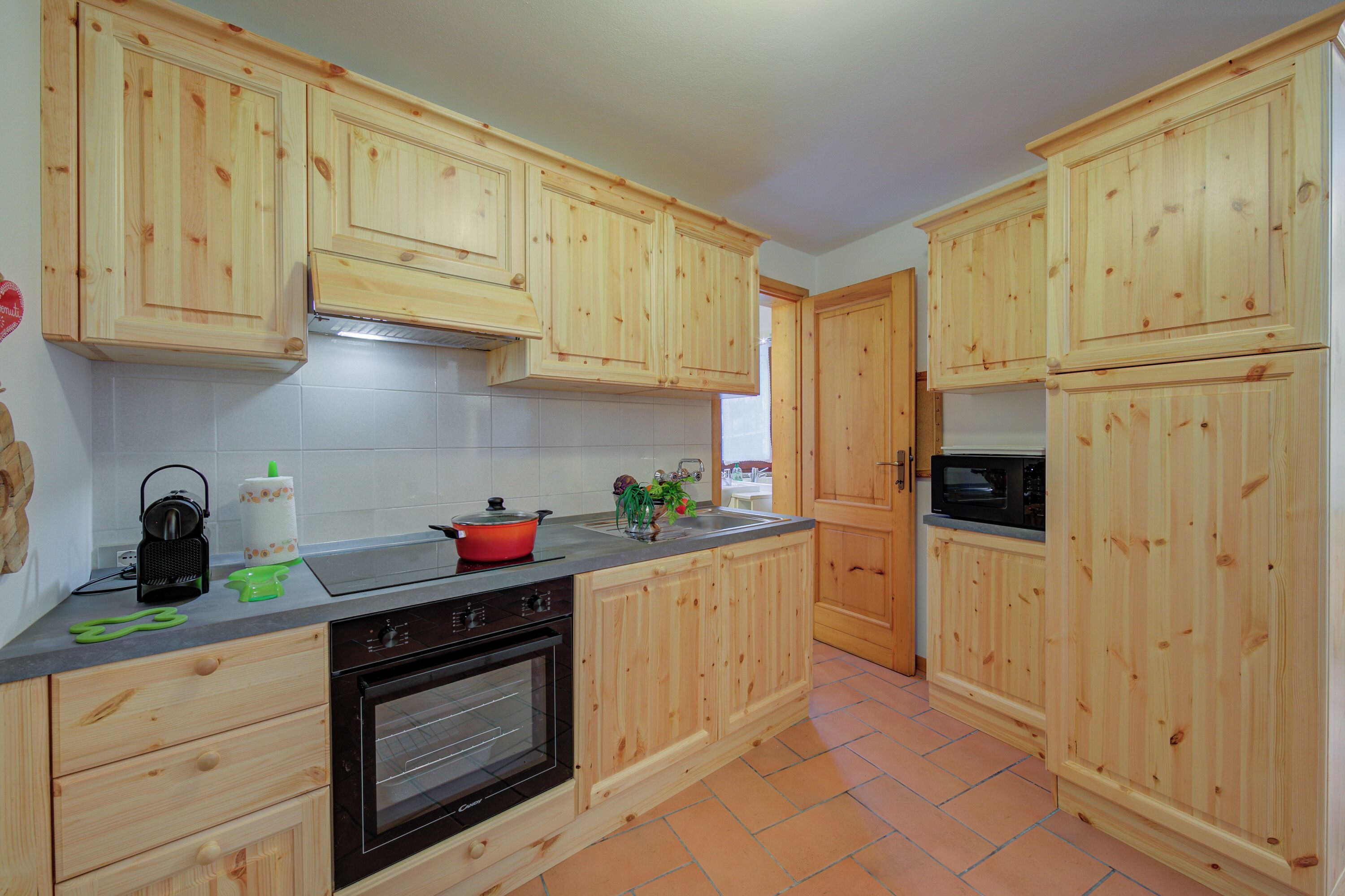 Familienvilla, Mehrere Schlafzimmer, Bergseite (Villa Il Castagno Few Min From Beach) | Eigene Küche